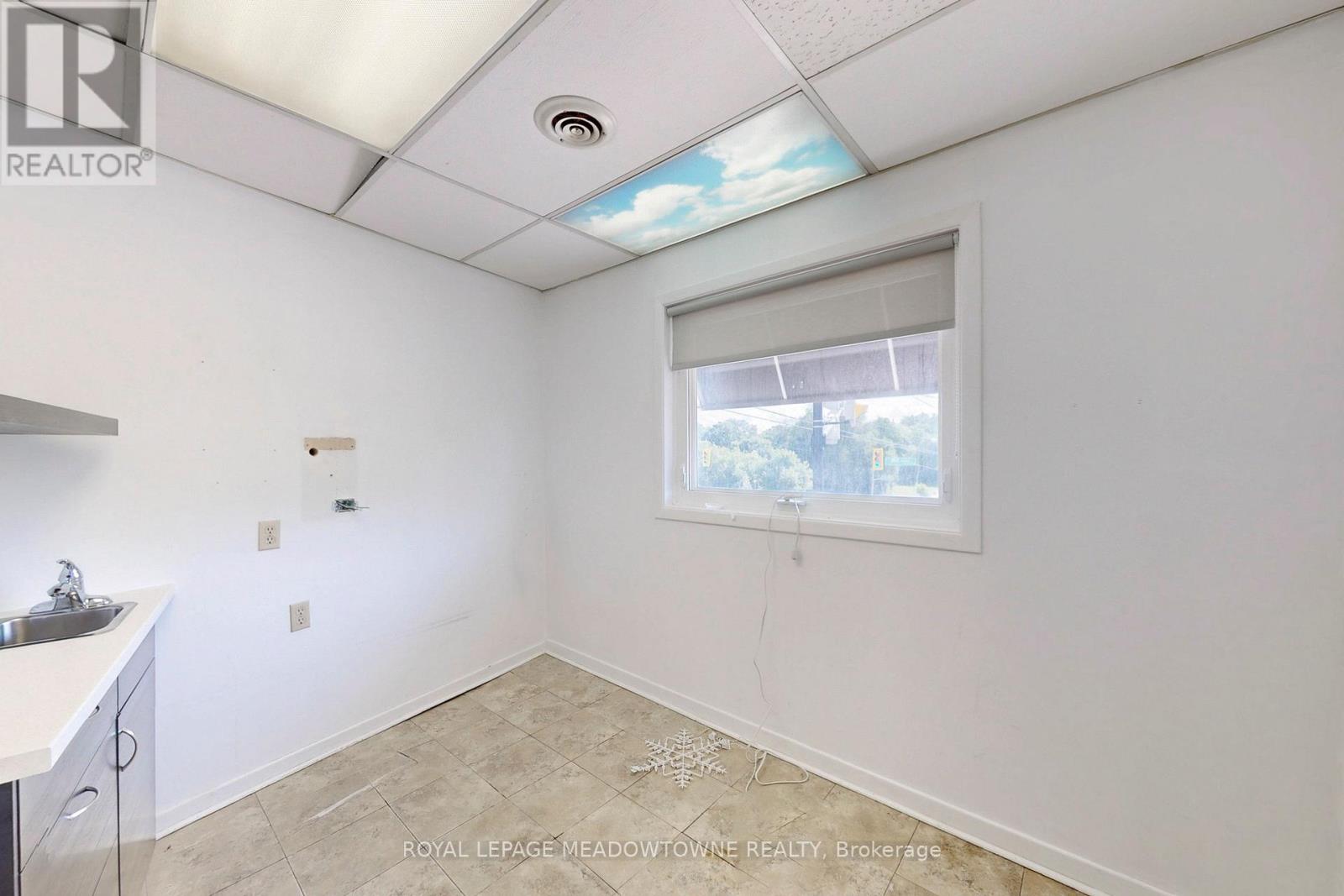 Photo 28 of 2 24 Guelph Street, Halton Hills ON