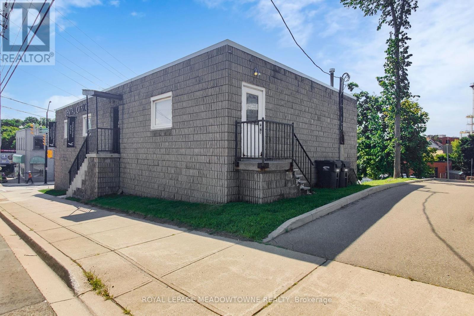 Photo 46 of 2 24 Guelph Street, Halton Hills ON