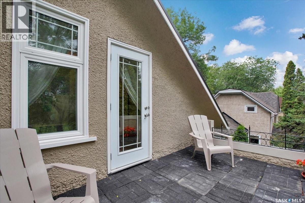 Photo 18 of 921 10th Avenue N, Saskatoon SK