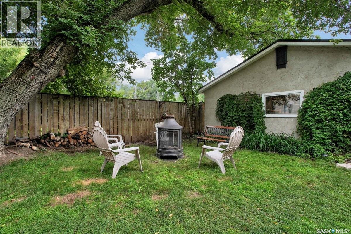 Photo 34 of 921 10th Avenue N, Saskatoon SK