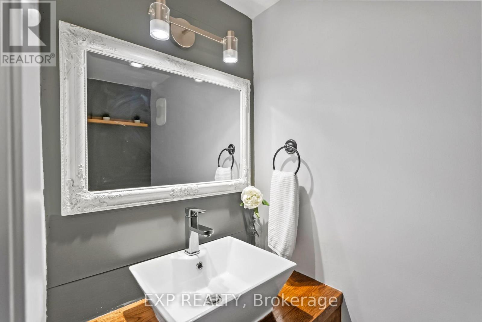 Photo 20 of 46 1975 Rosefield Road, Pickering ON
