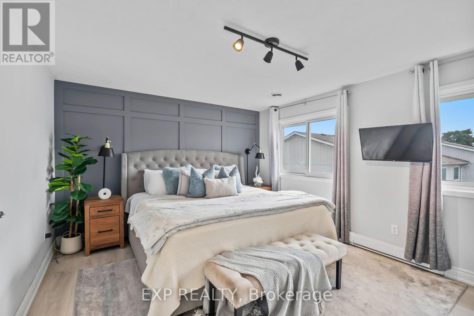 Photo 25 of 46 1975 Rosefield Road, Pickering ON