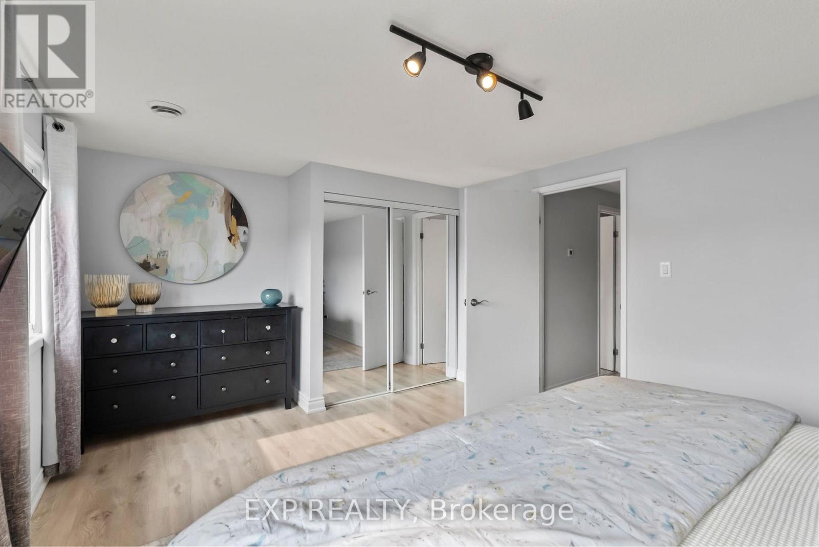 Photo 28 of 46 1975 Rosefield Road, Pickering ON