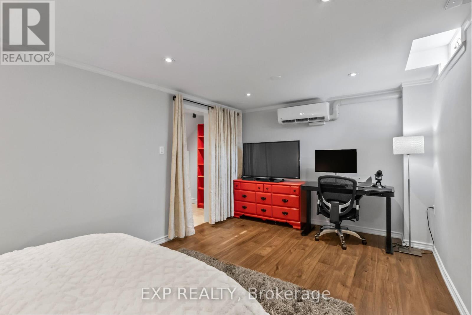 Photo 32 of 46 1975 Rosefield Road, Pickering ON