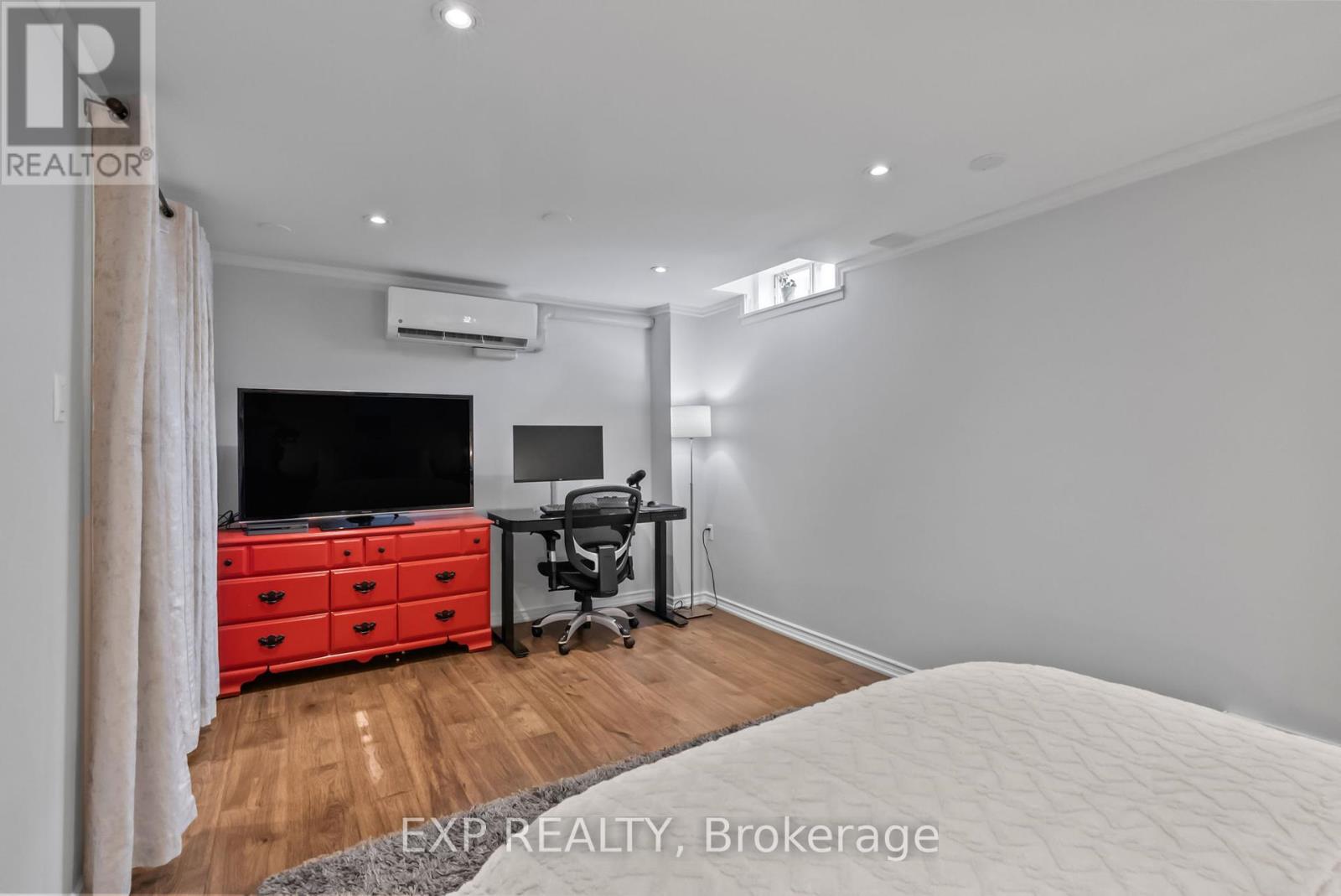 Photo 33 of 46 1975 Rosefield Road, Pickering ON