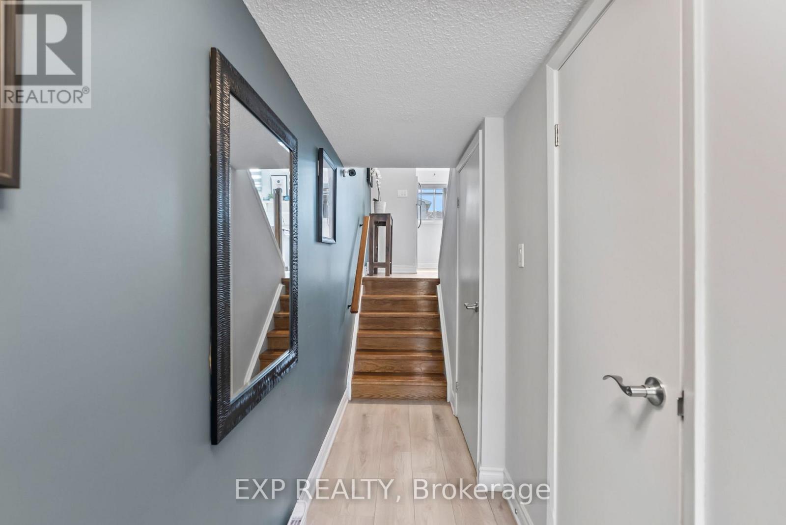 Photo 4 of 46 1975 Rosefield Road, Pickering ON