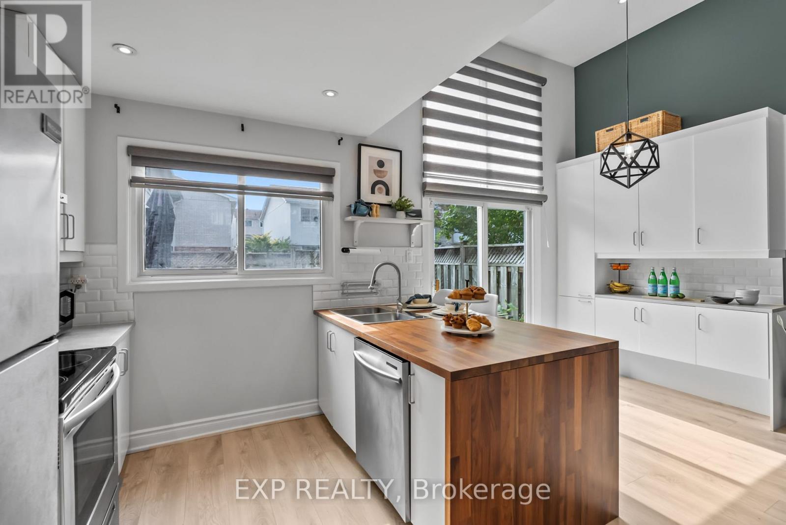Photo 5 of 46 1975 Rosefield Road, Pickering ON