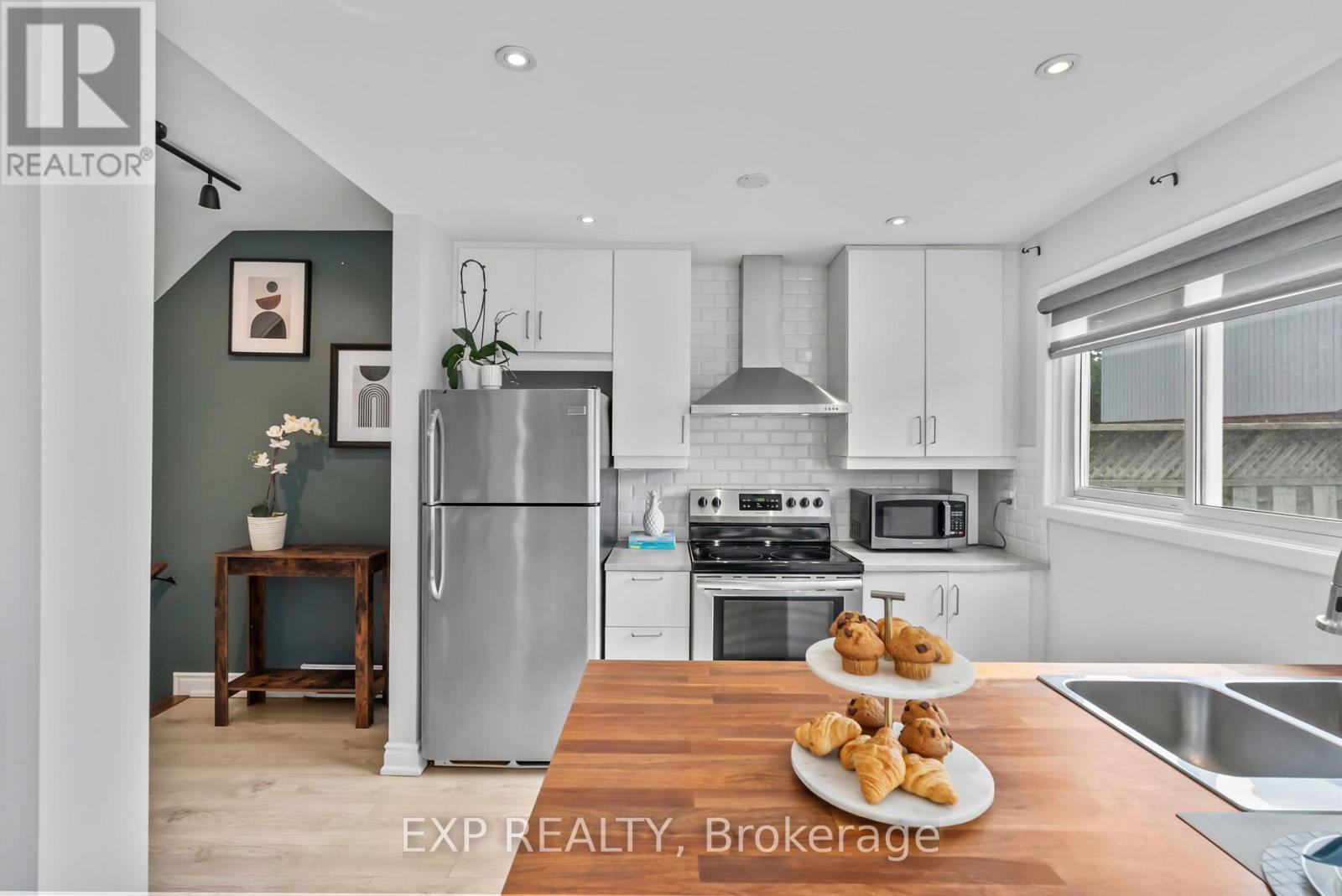 Photo 7 of 46 1975 Rosefield Road, Pickering ON