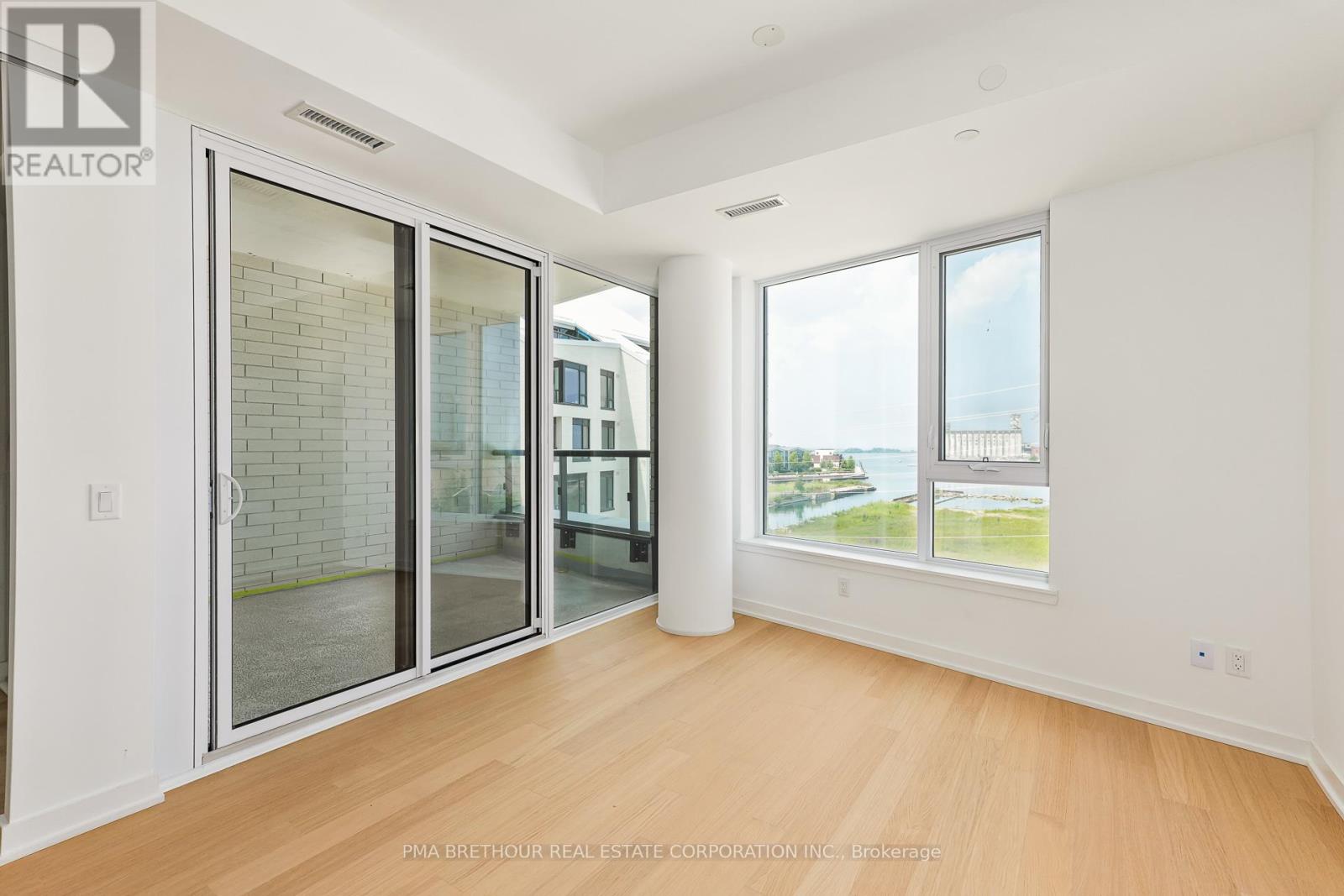 Photo 16 of 403 31 Huron Street, Collingwood ON
