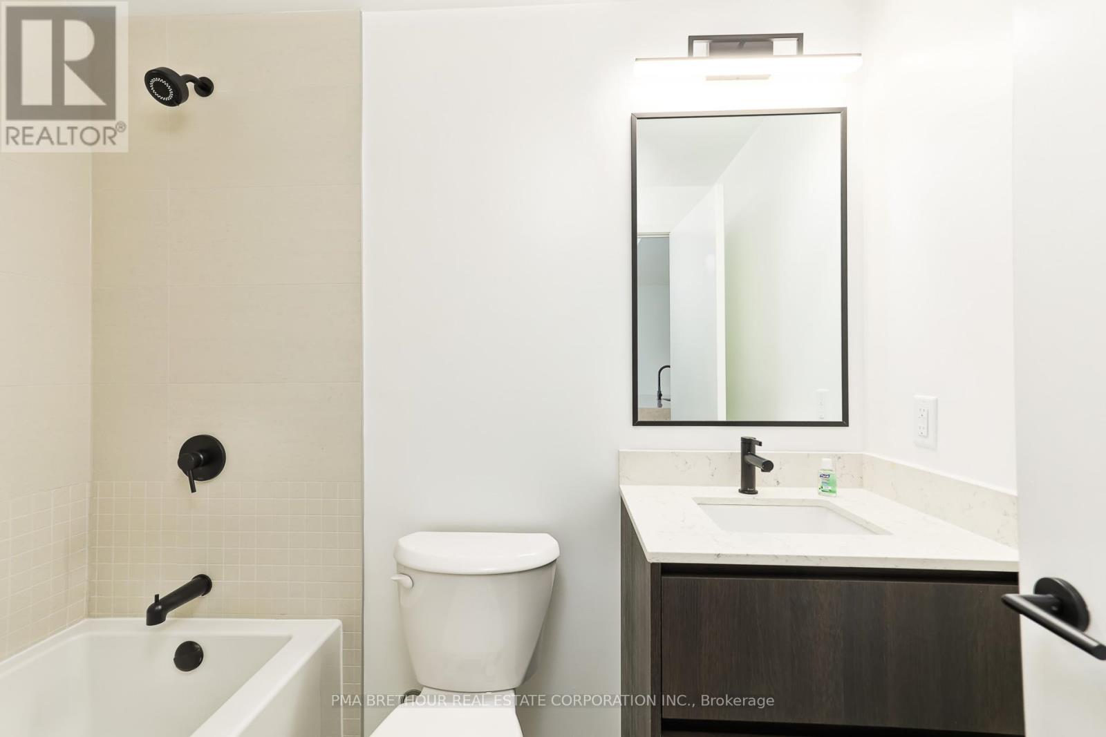 Photo 17 of 403 31 Huron Street, Collingwood ON