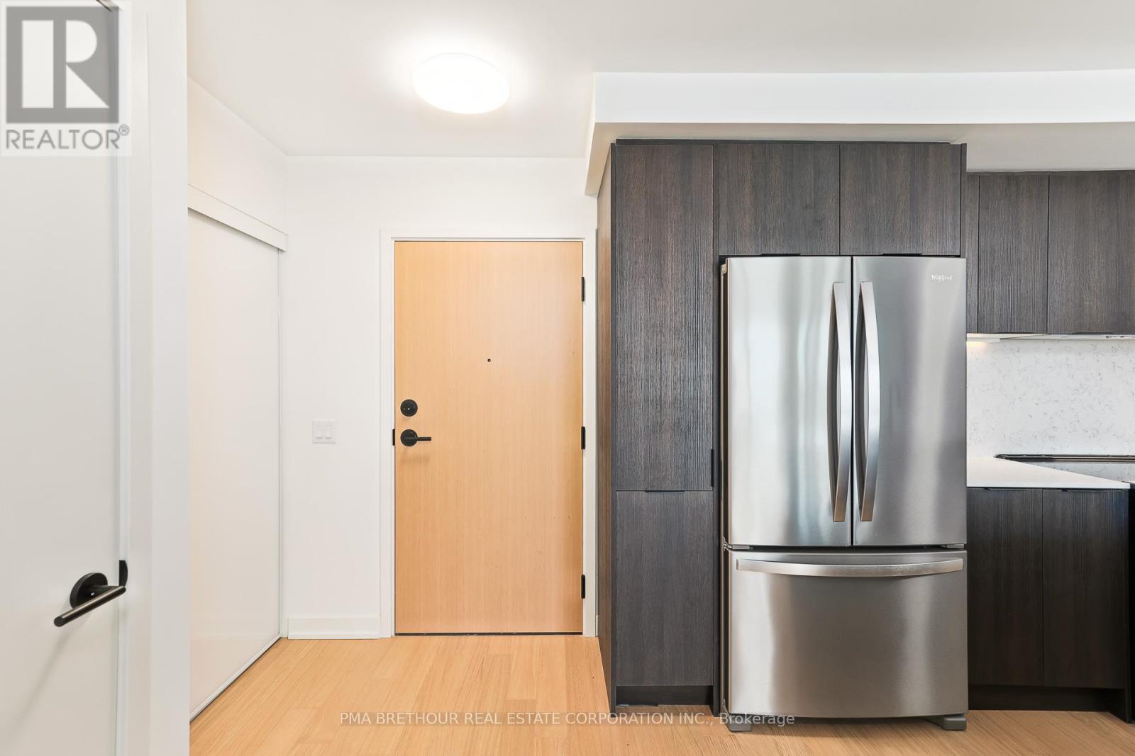 Photo 3 of 403 31 Huron Street, Collingwood ON
