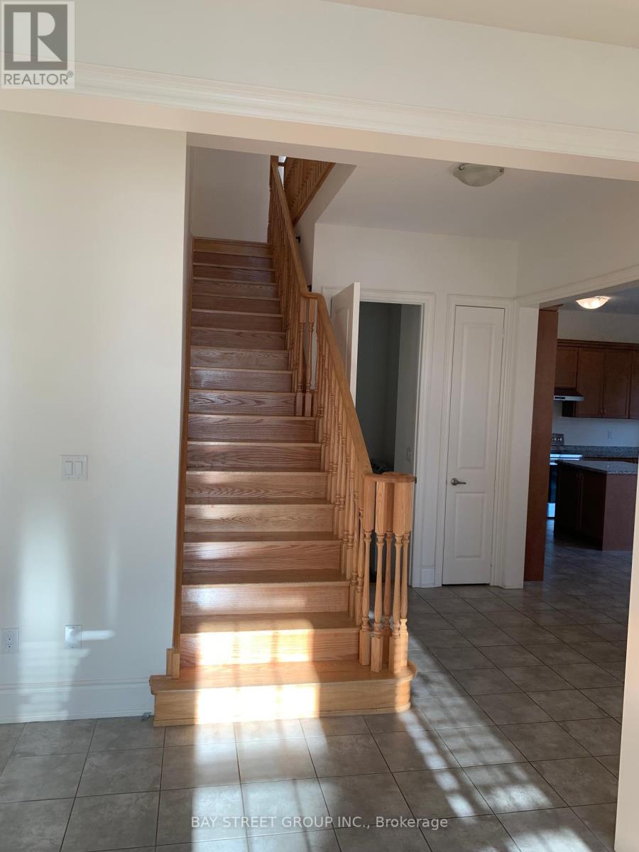 Photo 1 of 3127 Streamwood Pass, Oakville ON
