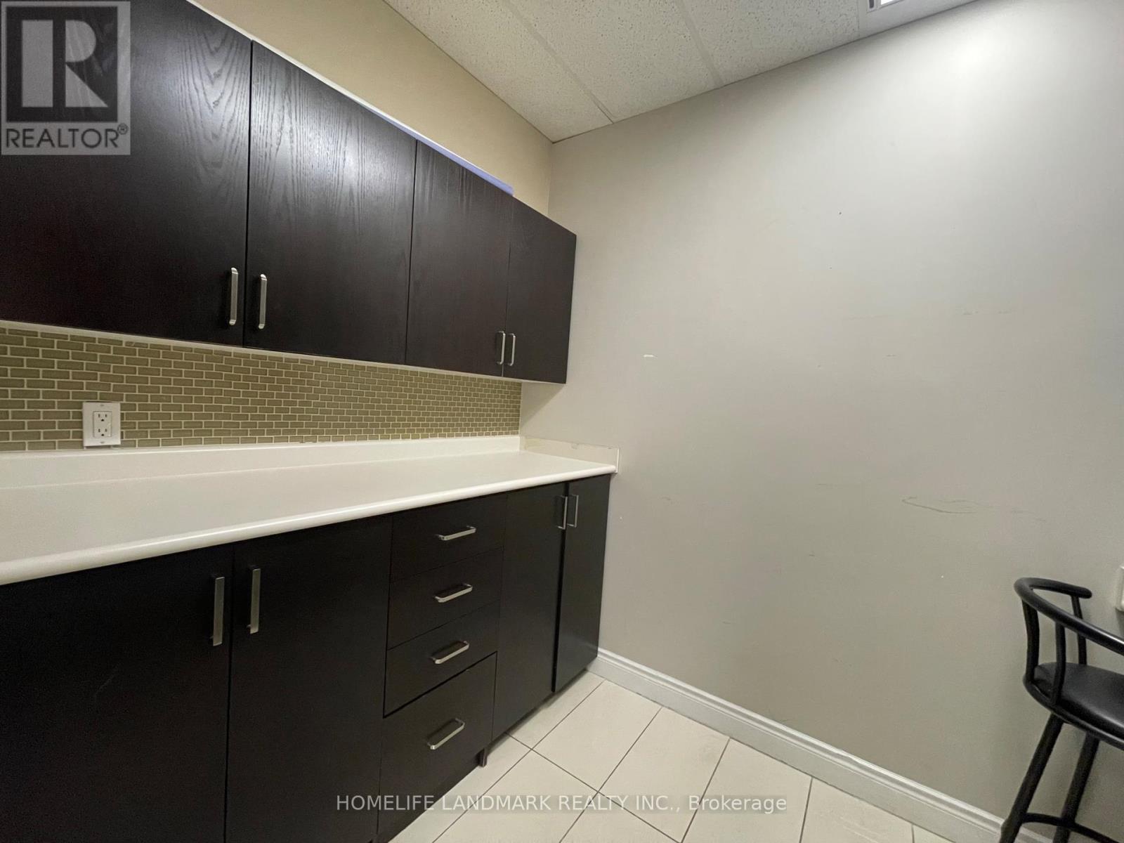Photo 19 of 903 3601 Highway 7 East Street, Markham ON
