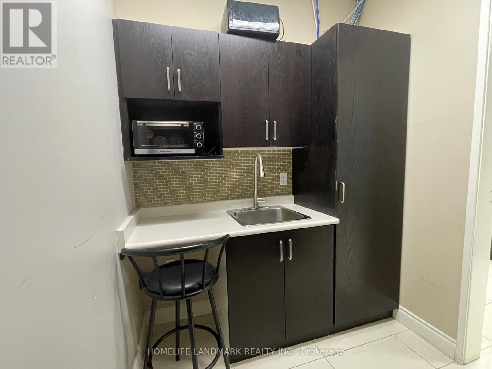 Photo 14 of 903 3601 Highway 7 East Street, Markham ON