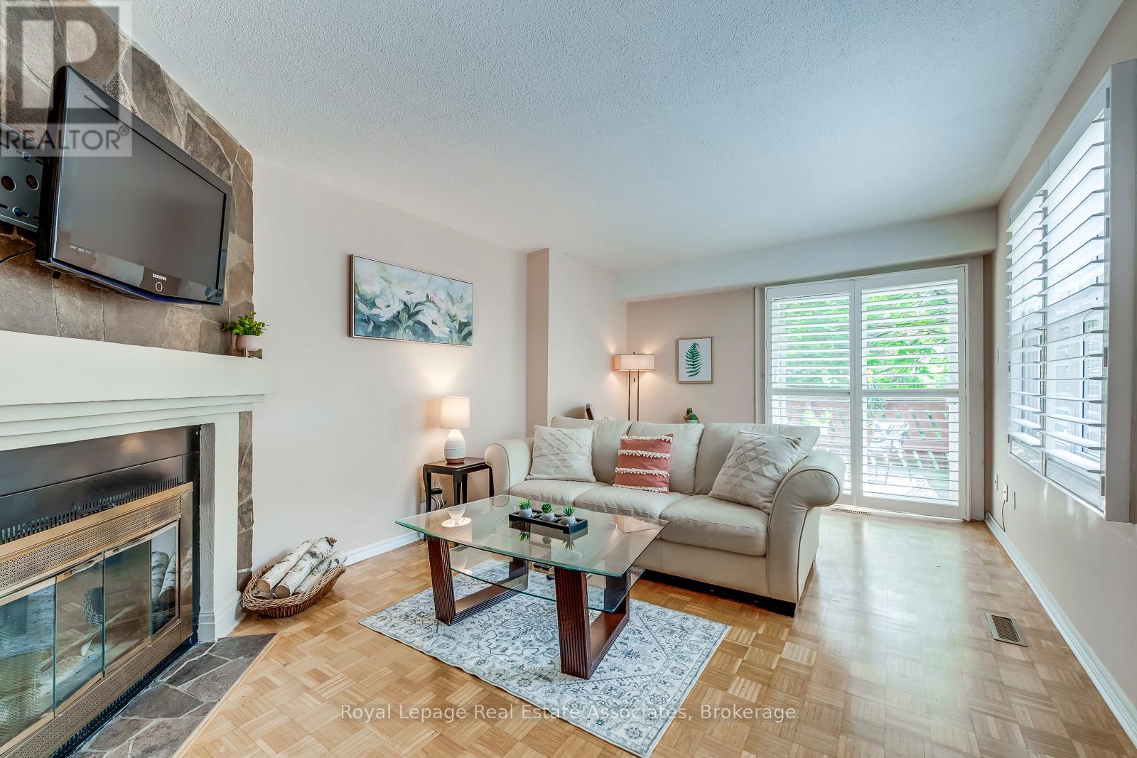 Photo 7 of 1192 Kos Boulevard, Mississauga ON