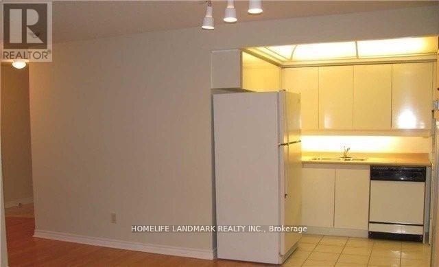 Photo 4 of 2210 736 Bay Street, Toronto ON