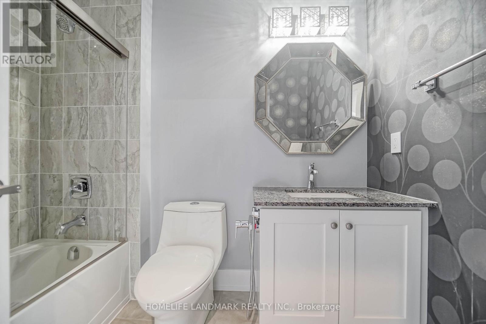Photo 9 of 8 Crestridge Drive, Vaughan ON