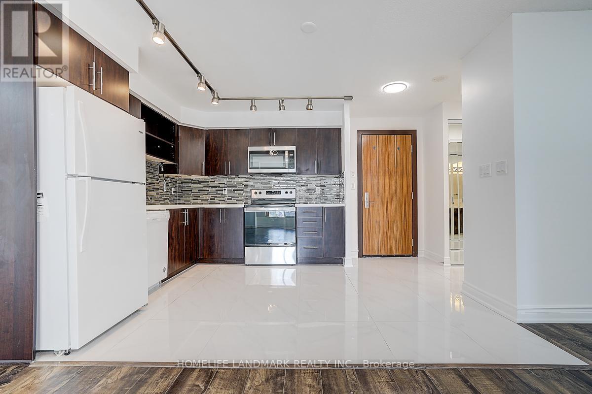 Photo 3 of 516 60 South Town Centre Boulevard, Markham ON