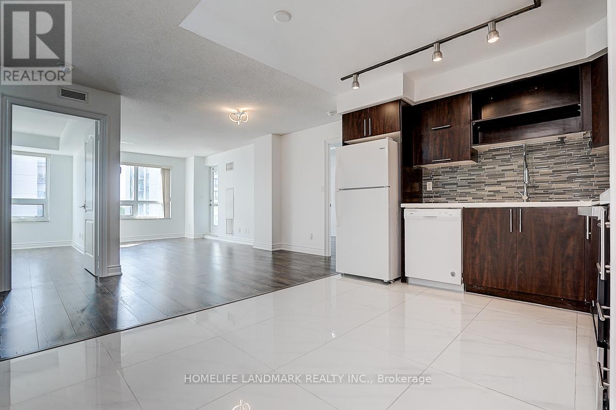 Photo 4 of 516 60 South Town Centre Boulevard, Markham ON