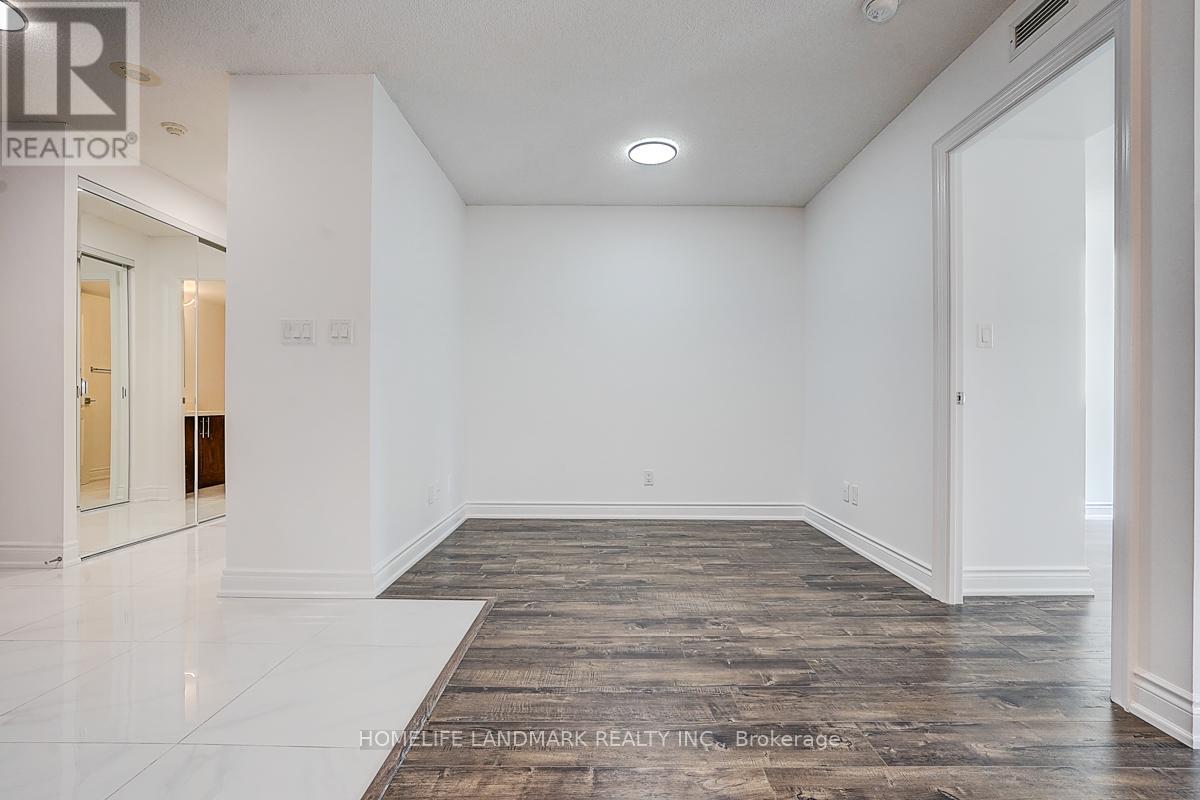 Photo 7 of 516 60 South Town Centre Boulevard, Markham ON