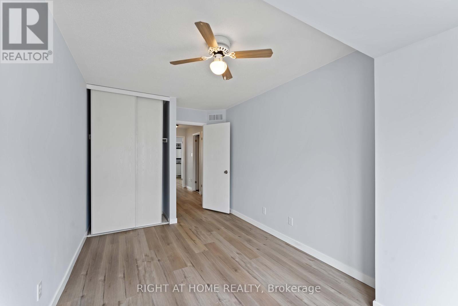 Photo 23 of 421 Hillsboro Private, Ottawa ON