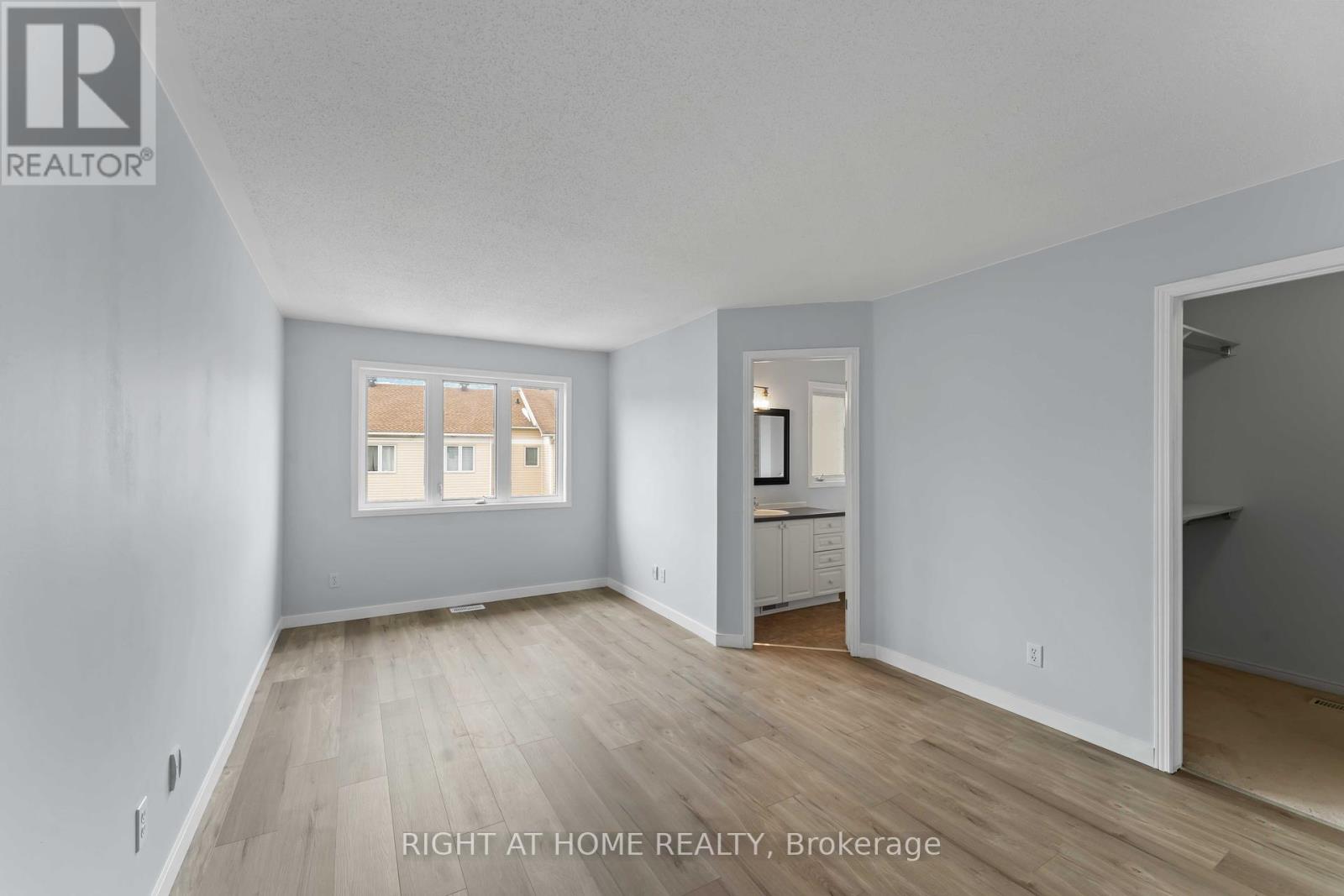 Photo 14 of 421 Hillsboro Private, Ottawa ON