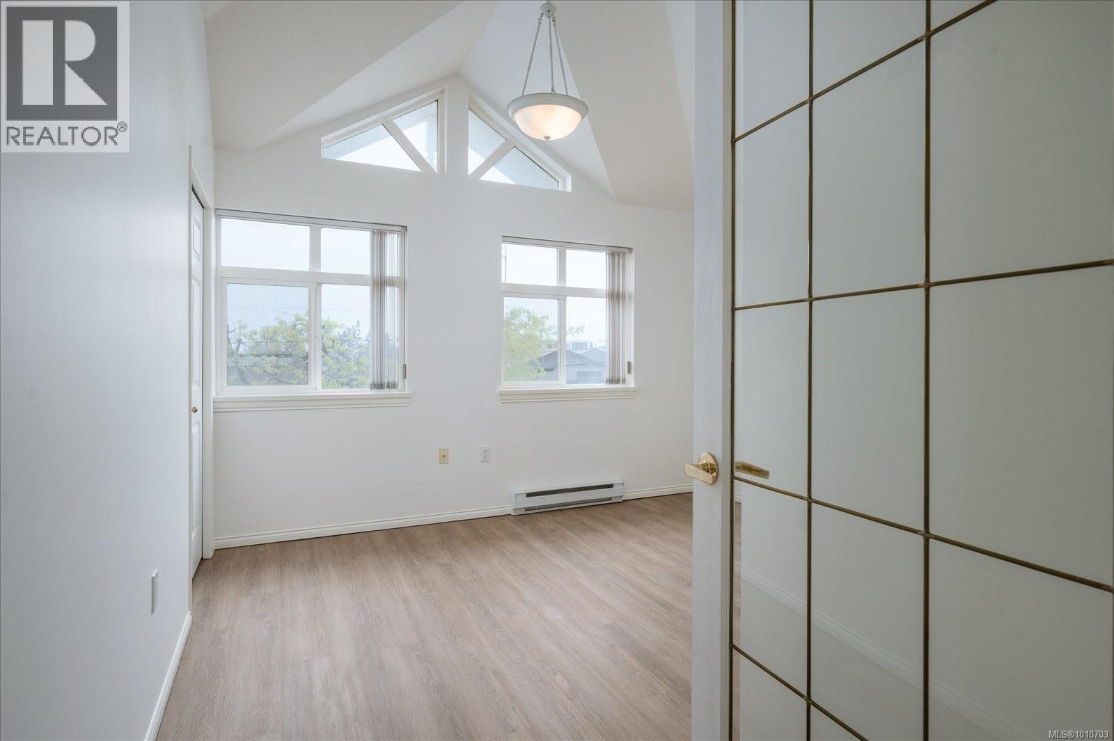 Photo 14 of 310 750 Memorial Ave, Qualicum Beach BC