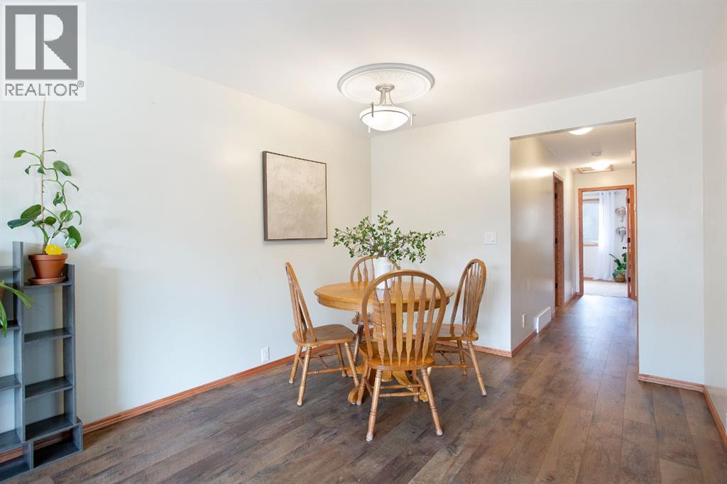 Photo 5 of 39 Elk Hill Se, Airdrie AB