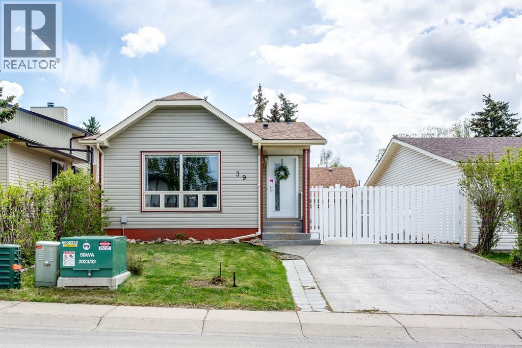 Photo 28 of 39 Elk Hill Se, Airdrie AB