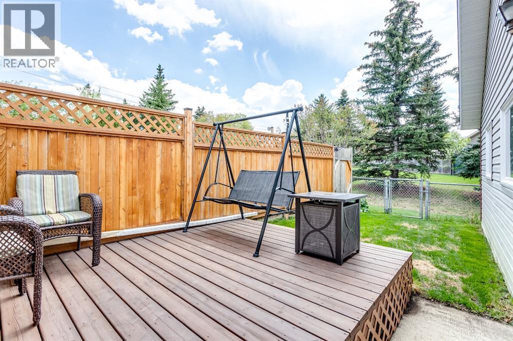 Photo 23 of 39 Elk Hill Se, Airdrie AB