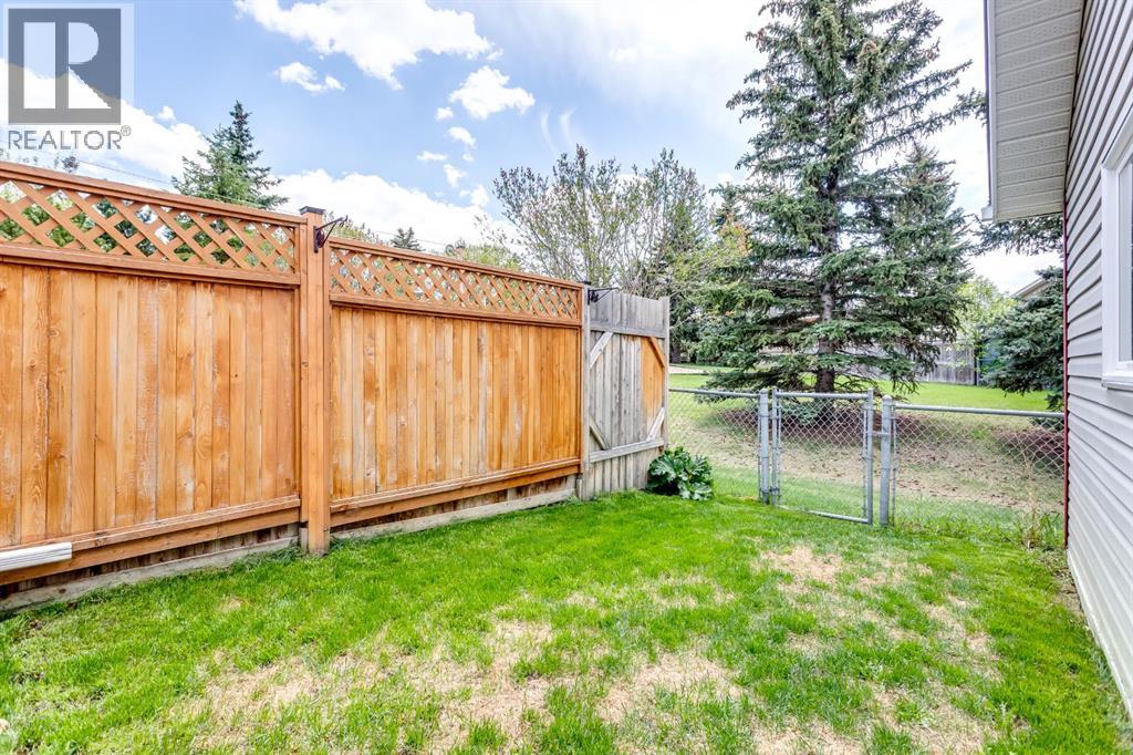Photo 24 of 39 Elk Hill Se, Airdrie AB