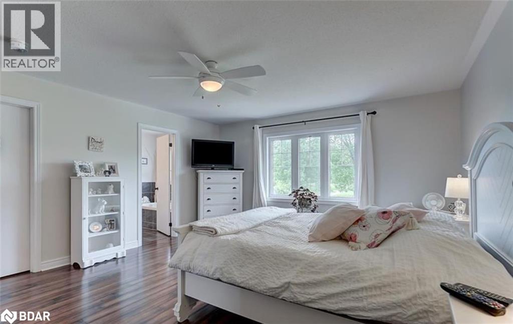 Photo 4 of 12 Masters Crescent, Port Severn ON