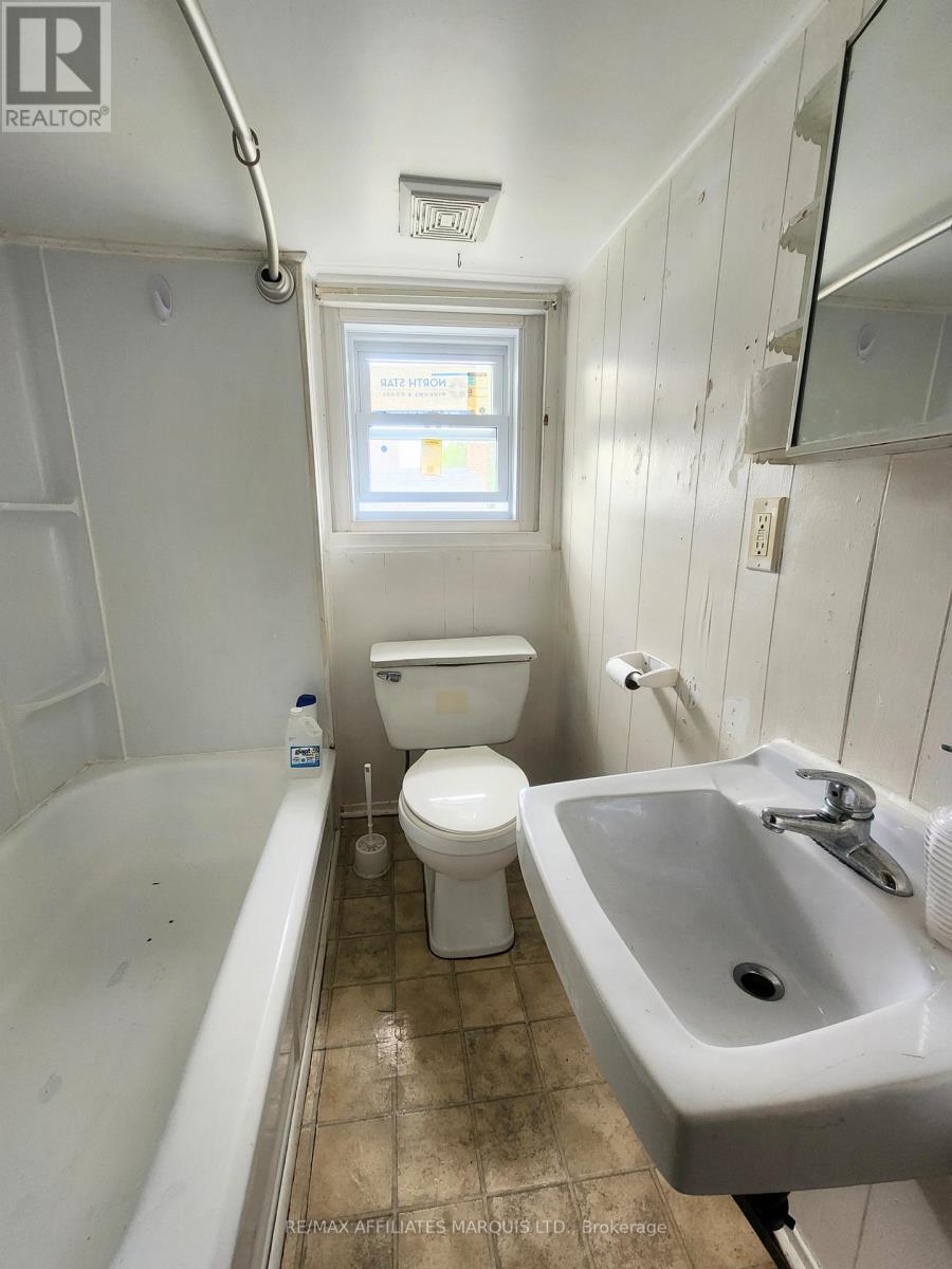 Photo 11 of 12 12 A Cartier Avenue, Cornwall ON