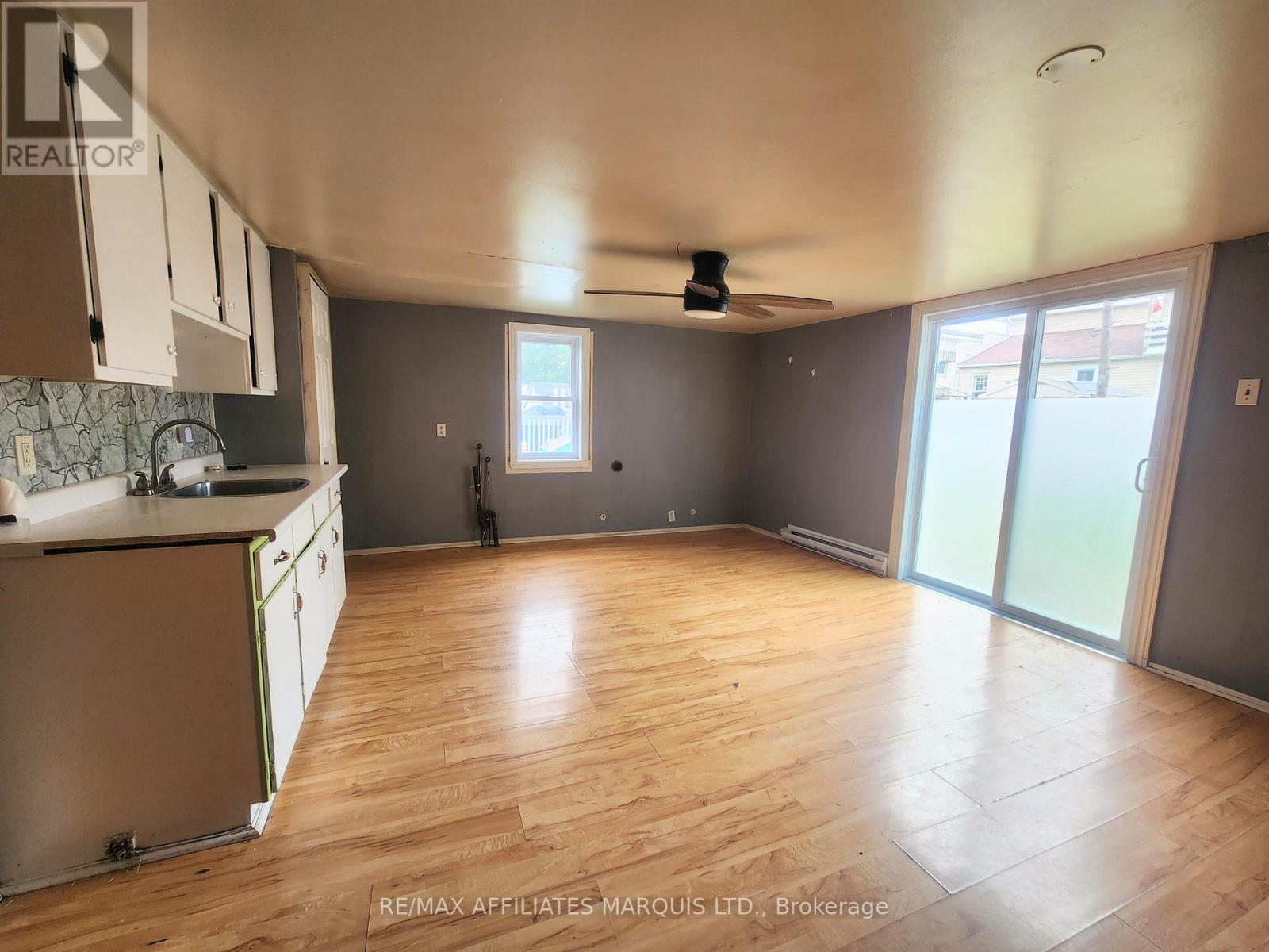 Photo 4 of 12 12 A Cartier Avenue, Cornwall ON