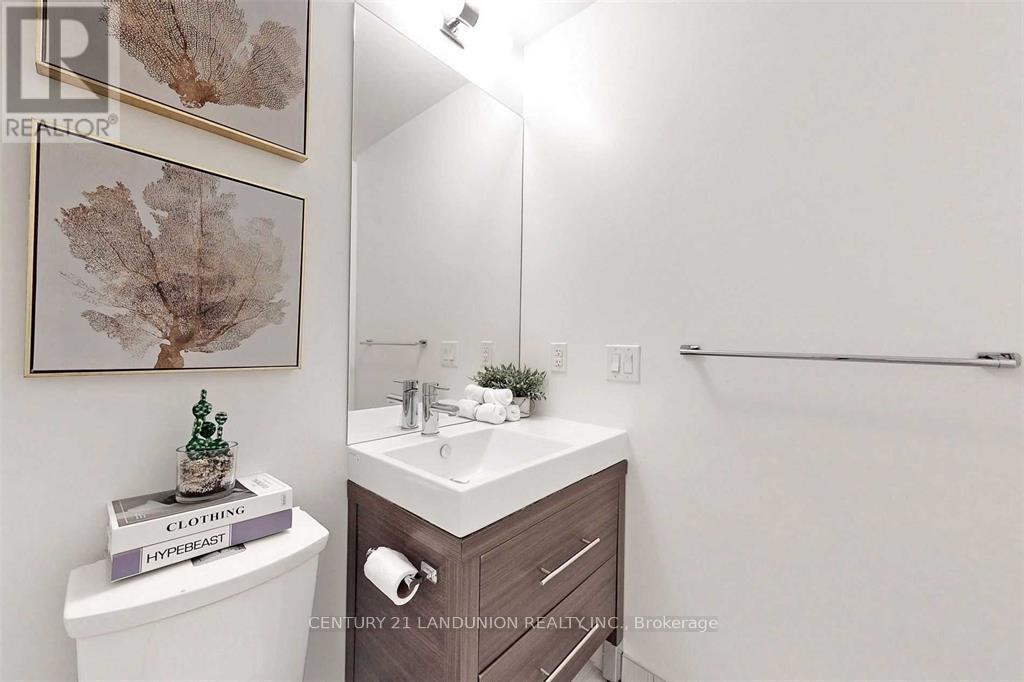 Photo 5 of 3407 70 Forest Manor Road, Toronto ON