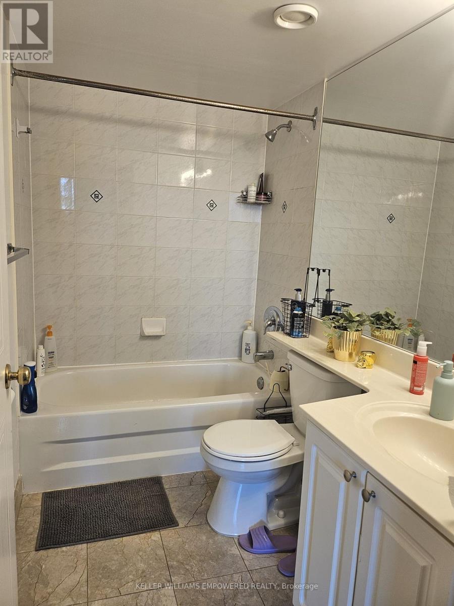 Photo 13 of 806 238 Doris Avenue, Toronto ON
