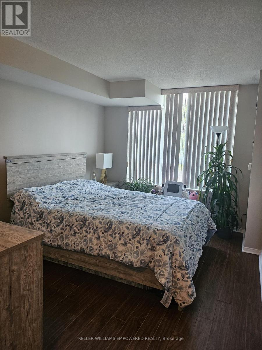 Photo 14 of 806 238 Doris Avenue, Toronto ON