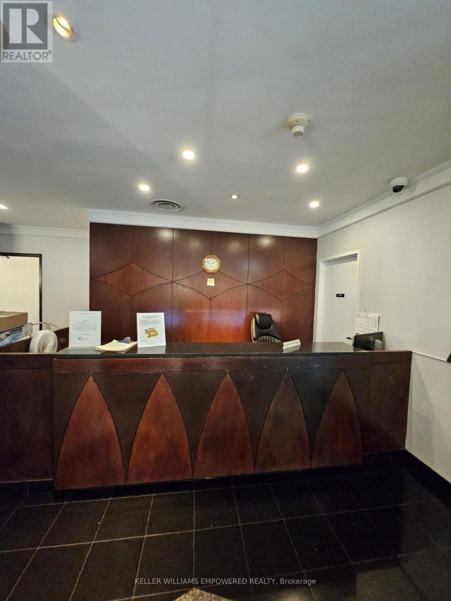 Photo 2 of 806 238 Doris Avenue, Toronto ON