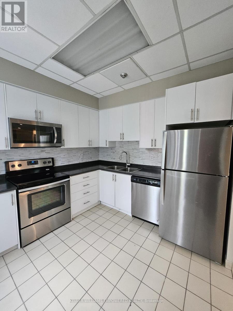Photo 4 of 806 238 Doris Avenue, Toronto ON