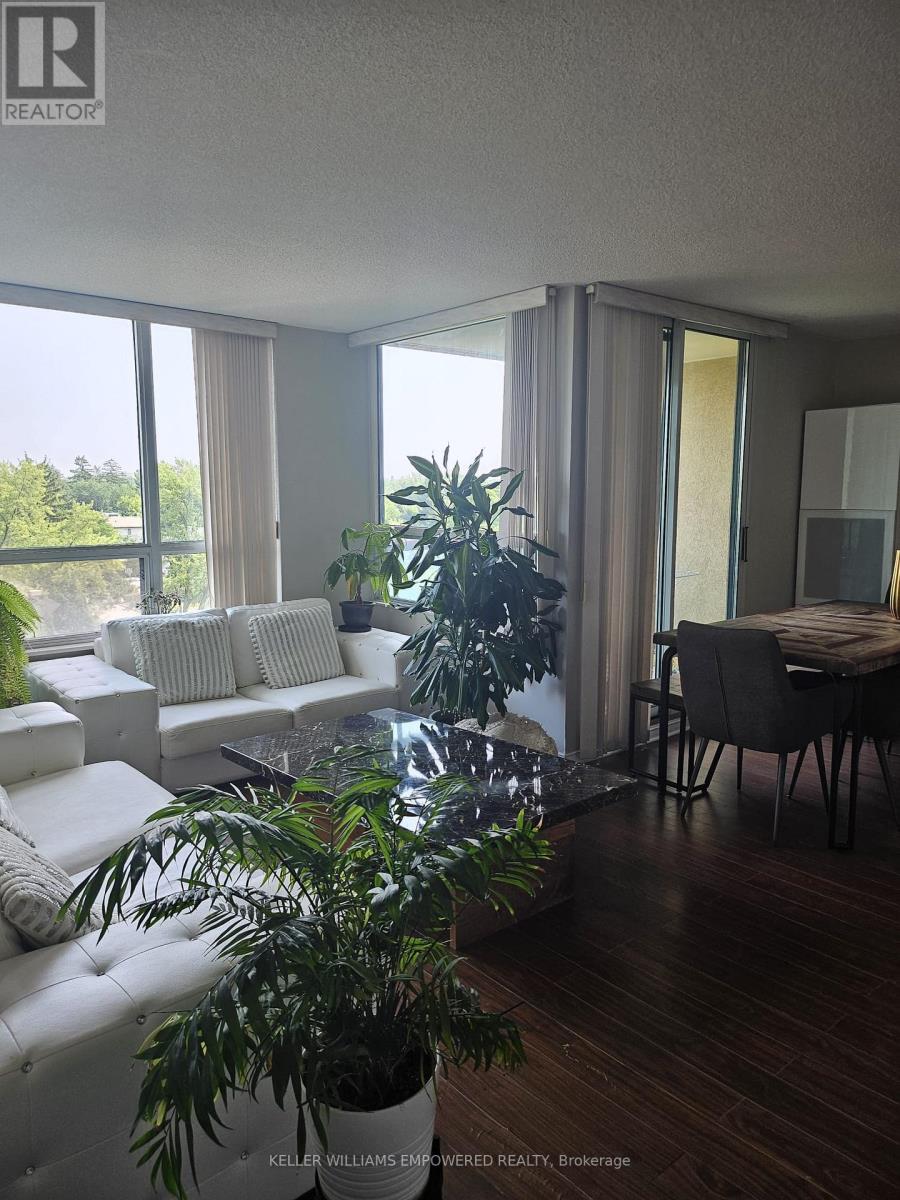 Photo 8 of 806 238 Doris Avenue, Toronto ON