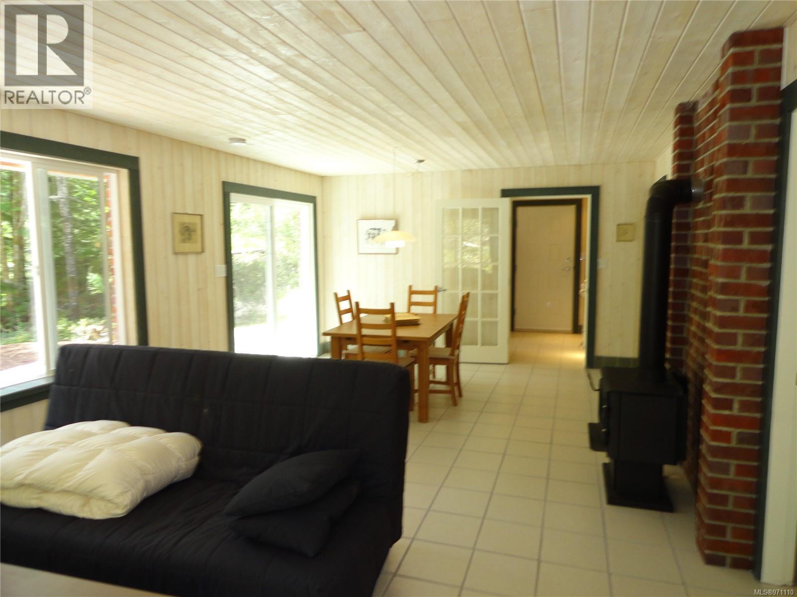 226 Bold Point Rd, Quadra Island