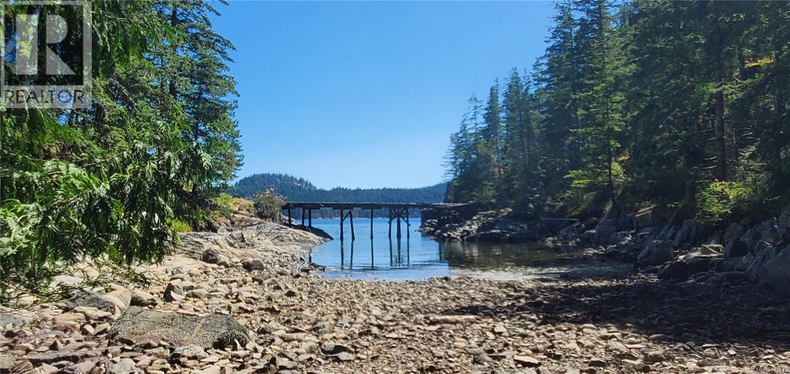 226 Bold Point Rd, Quadra Island