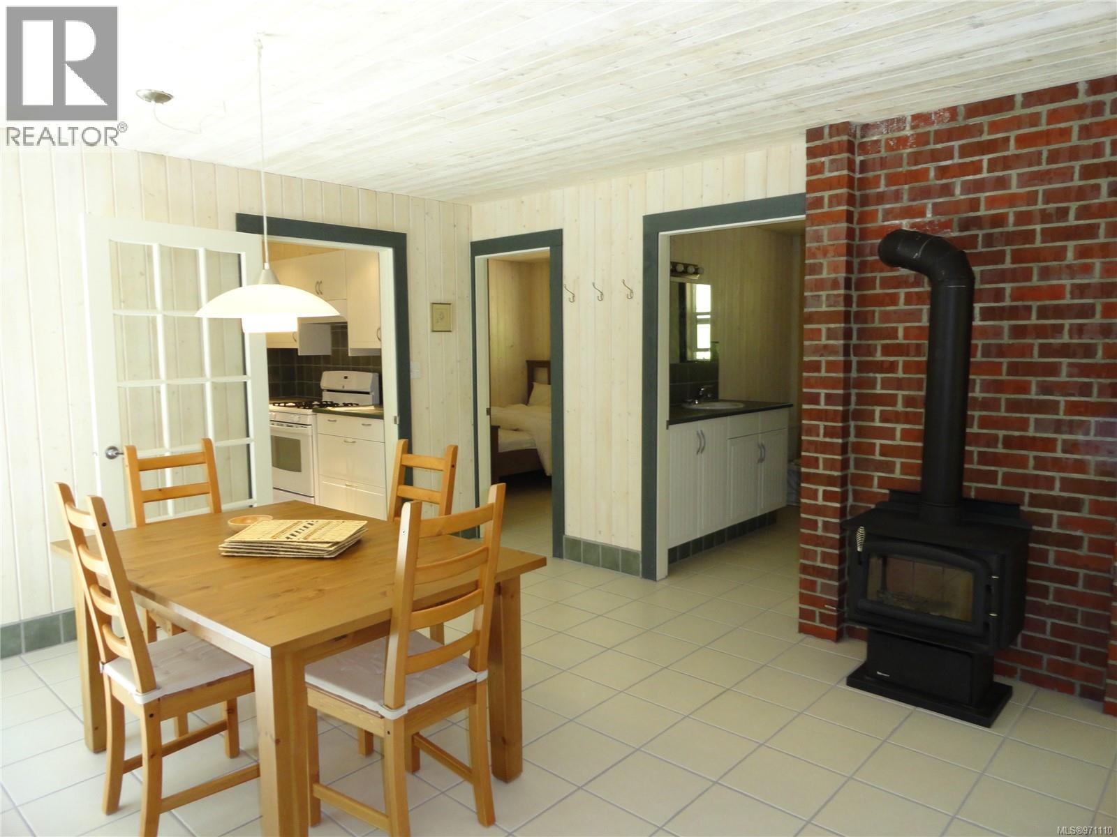 226 Bold Point Rd, Quadra Island