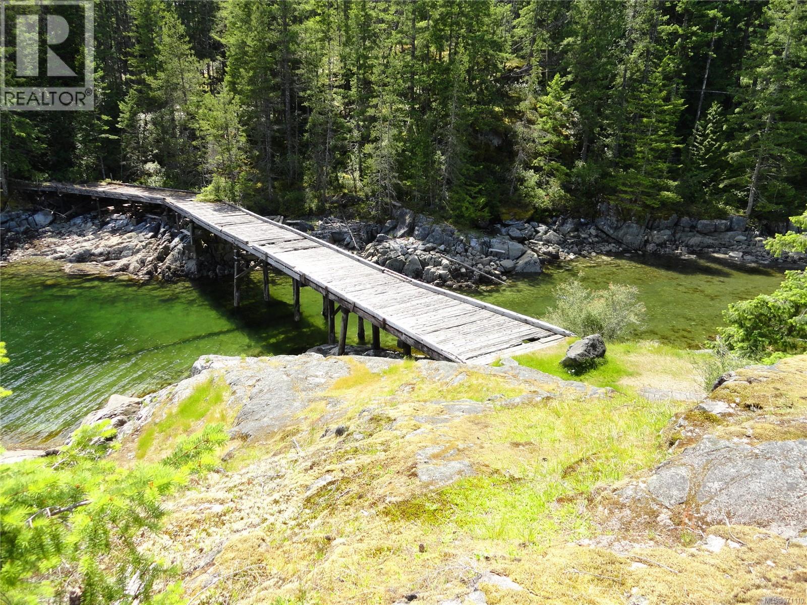 226 Bold Point Rd, Quadra Island