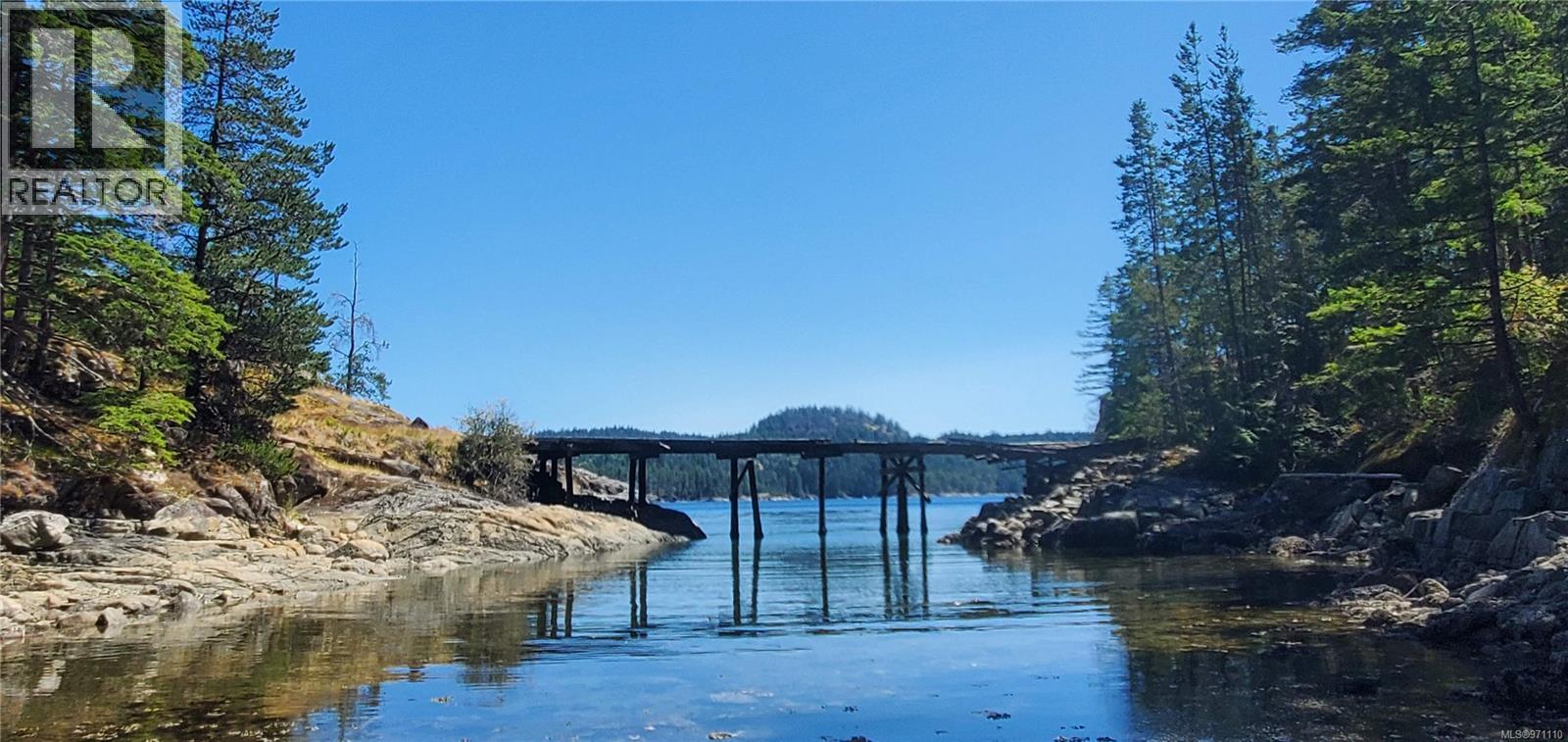226 Bold Point Rd, Quadra Island