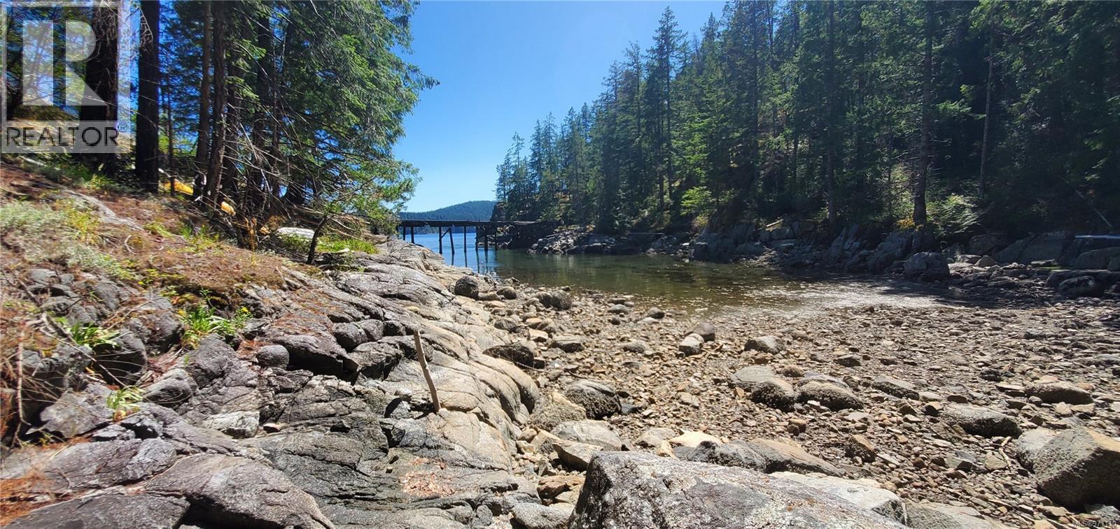 226 Bold Point Rd, Quadra Island