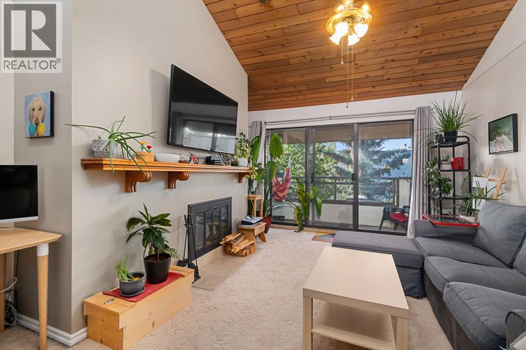 Single Family House for Sale in    Street NW Varsity Calgary 