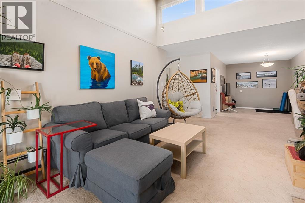 Single Family House for Sale in    Street NW Varsity Calgary 