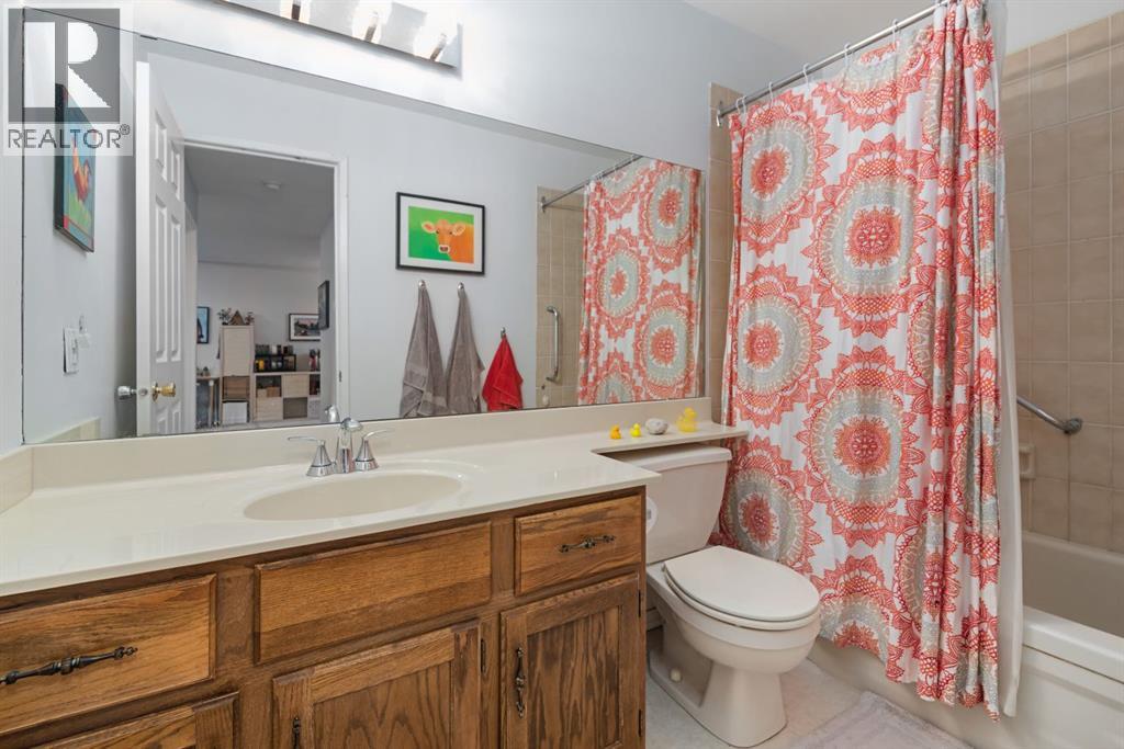 Single Family House for Sale in    Street NW Varsity Calgary 