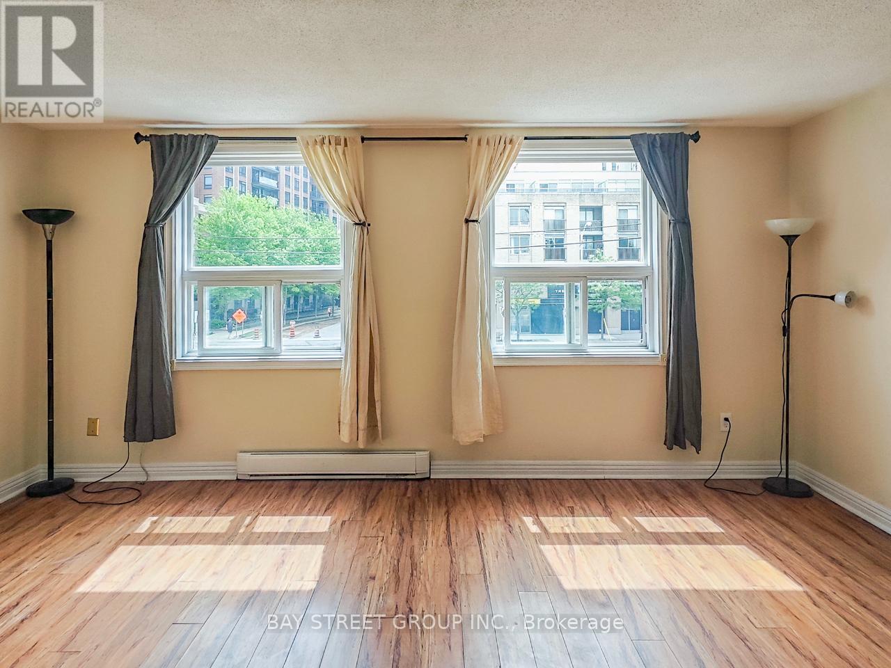 Photo 1 of 2nd Flr 5130 A Dundas Street W, Toronto ON